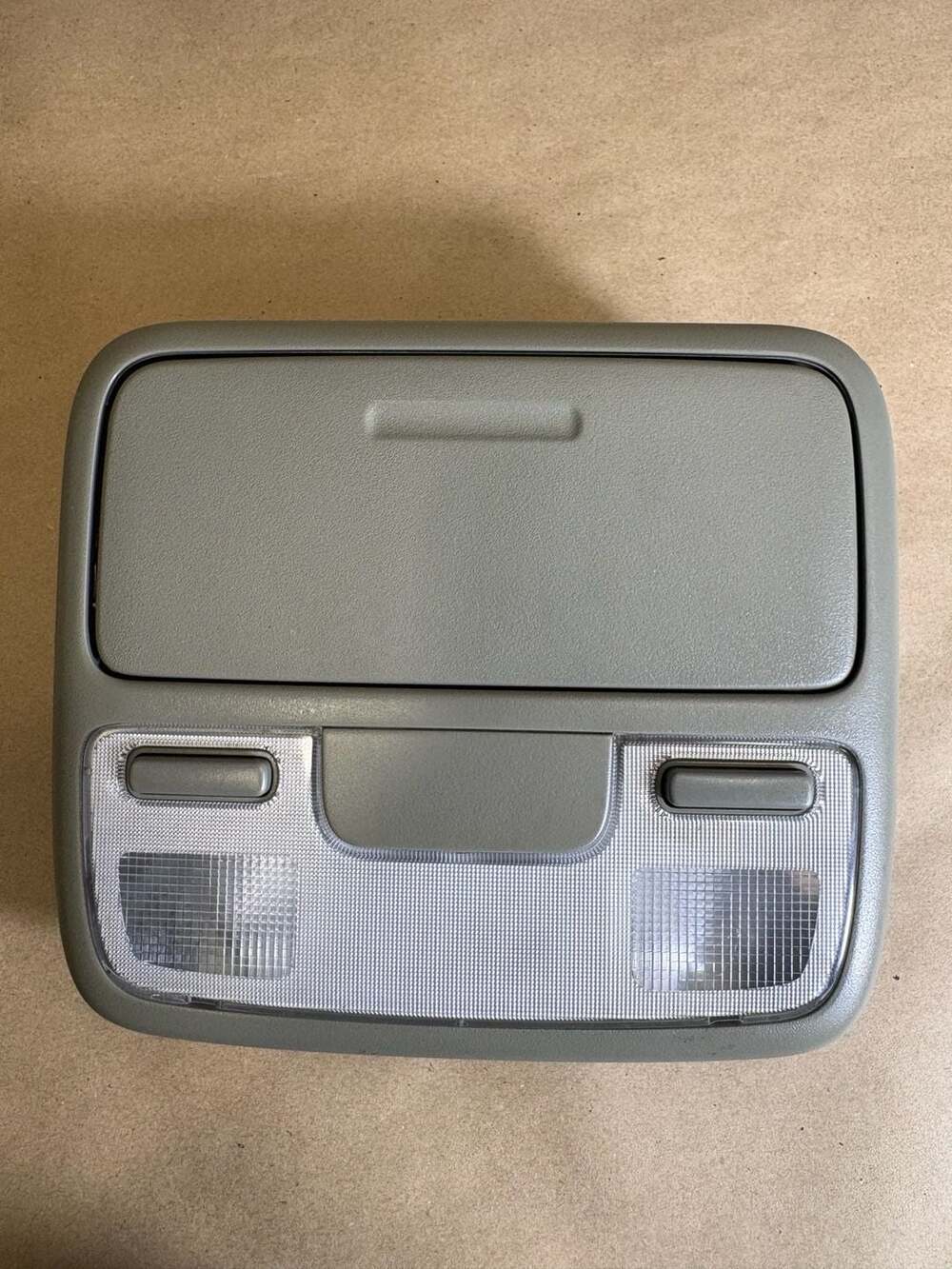 2002–2006 Honda CR-V Overhead Console Dome Map Light Gray Sunglasses Holder